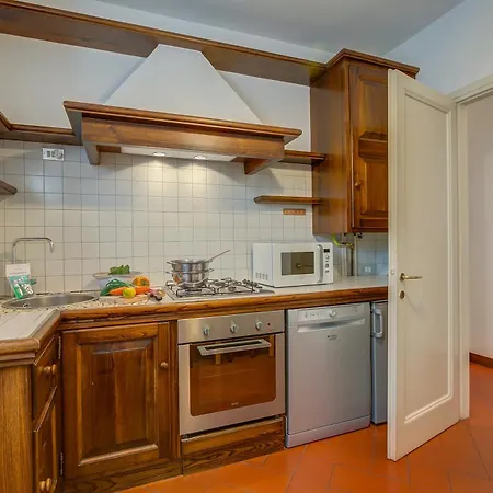 La Casa Di Maddalena Stresa Centre: 2 Bed, 2 Bath, Balconies - Happy Rentals Apartman