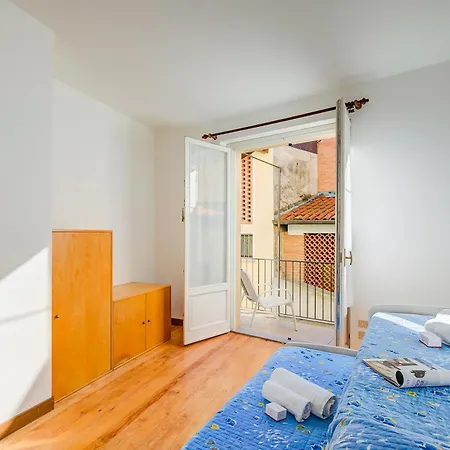 La Casa Di Maddalena Stresa Centre: 2 Bed, 2 Bath, Balconies - Happy Rentals *