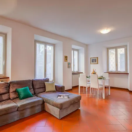Apartman La Casa Di Maddalena Stresa Centre: 2 Bed, 2 Bath, Balconies - Happy Rentals Stresa