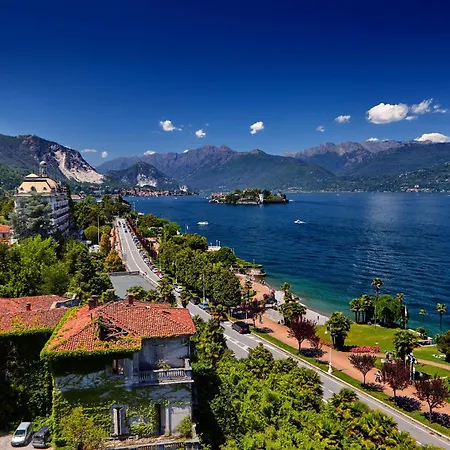 La Casa Di Maddalena Stresa Centre: 2 Bed, 2 Bath, Balconies - Happy Rentals *