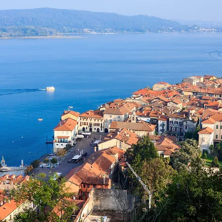 La Casa Di Maddalena Stresa Centre: 2 Bed, 2 Bath, Balconies - Happy Rentals