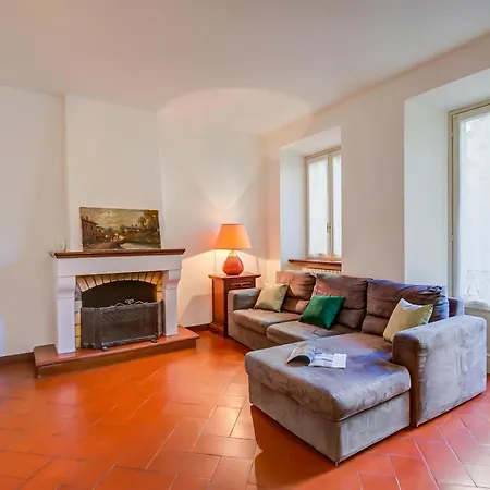 Apartman La Casa Di Maddalena Stresa Centre: 2 Bed, 2 Bath, Balconies - Happy Rentals Stresa