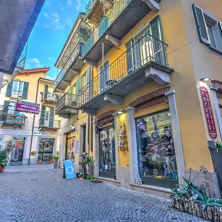 La Casa Di Maddalena Stresa Centre: 2 Bed, 2 Bath, Balconies - Happy Rentals Apartman Stresa
